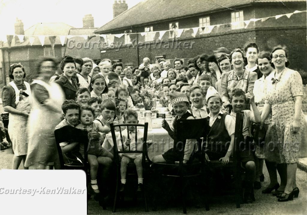 Paxton Cres.Street Party.